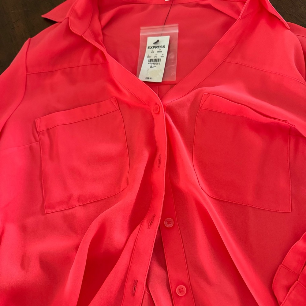 Button Down ✨ SMALL - Picture 2 of 5